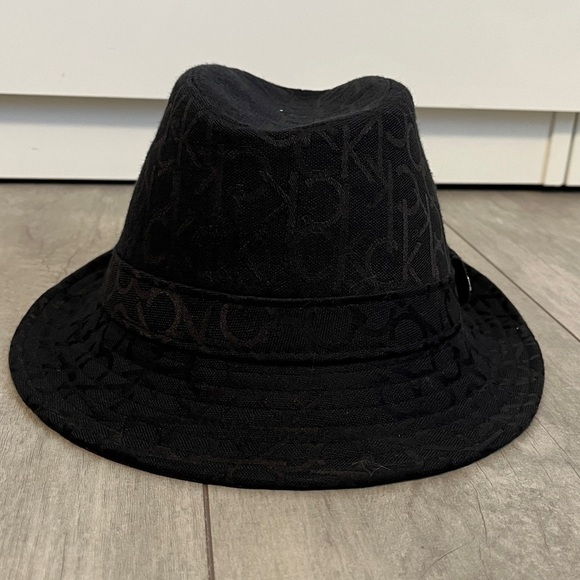 Calvin Klein NWOT Black Monogram Fedora Hat, 24" - Picture 3 of 8